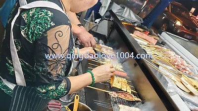 칭다오길거리 꼬치 짠짠~!!