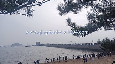 잔교-칭다오 중산로에서 가이드의 멋찐 모습