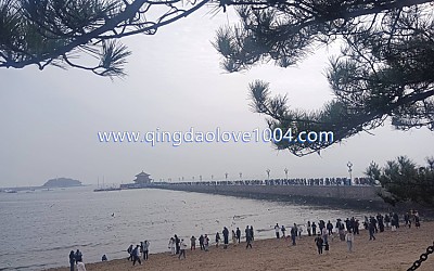 잔교-칭다오 중산로에서 가이드의 멋찐 모습