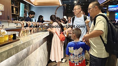 오늘은 칭다오맥주박물관 공연까지 ...